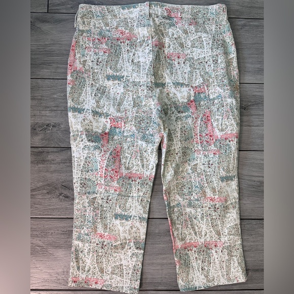 NYDJ Women's Ivory, Green, Paisley Marilyn Straight Crop Capris Plus Size 14 - Picture 6 of 9